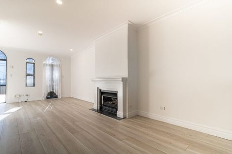 Photo of property in 1/177 Hurstmere Road, Takapuna, Auckland, 0622