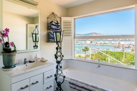 Photo of property in 1 Simeon Quay, Lyttelton, 8082