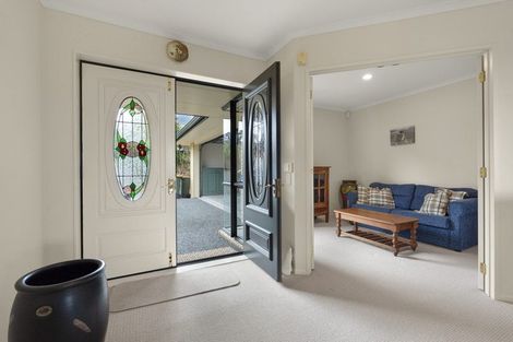 Photo of property in 115 Grovenor Drive, Orewa, 0931