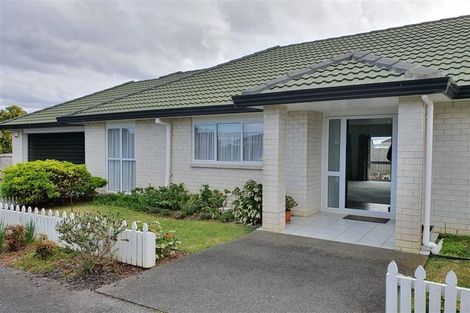 Photo of property in 22 Vivaldi Place, Mount Roskill, Auckland, 1041