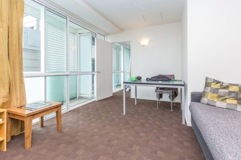 Photo of property in 100 Porritt Avenue, Chatswood, Auckland, 0626