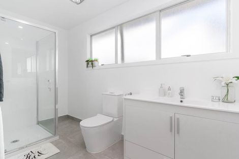 Photo of property in 35 Reelick Avenue, Pakuranga Heights, Auckland, 2010