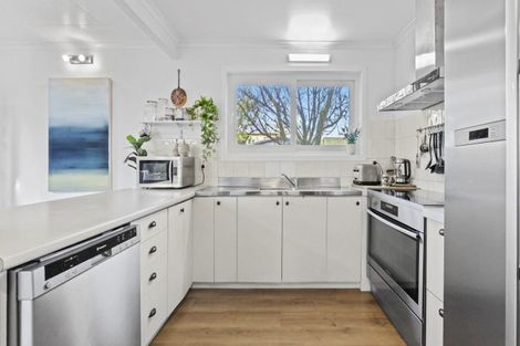 Photo of property in 802 Whangaparaoa Road, Manly, Whangaparaoa, 0930