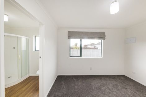 Photo of property in 12 Avon Terrace, Roslyn, Palmerston North, 4414