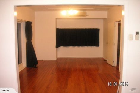 Photo of property in 122 Cambridge Terrace, Fairfield, Lower Hutt, 5011