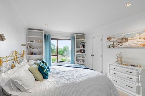 Photo of property in 16 Kotare Place, Sandspit, Warkworth, 0982