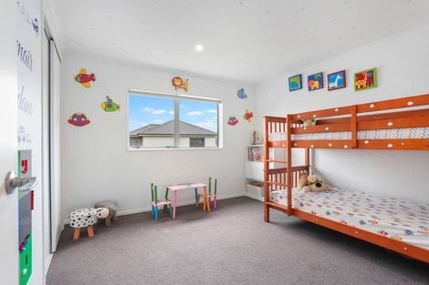 Photo of property in 16 Gilbert Hall Way, Swanson, Auckland, 0614