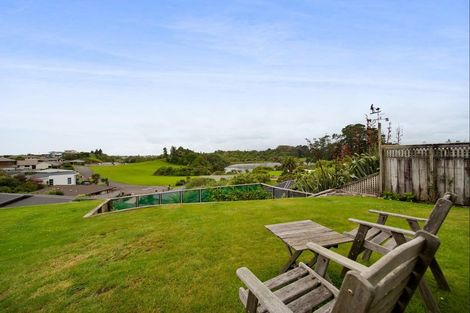 Photo of property in 11 Ash Place, Whalers Gate, New Plymouth, 4310