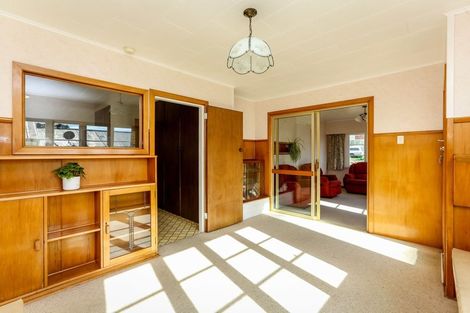 Photo of property in 17 Alberta Road, Glen Avon, New Plymouth, 4312