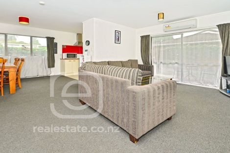 Photo of property in 2/10 Airfield Road, Takanini, 2112
