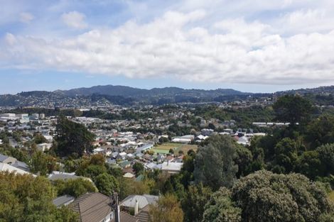 Photo of property in 24 Nevay Road, Karaka Bays, Wellington, 6022