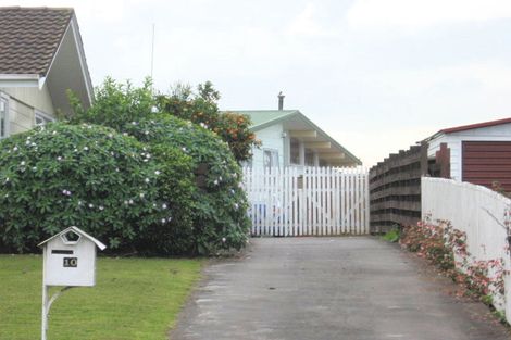 Photo of property in 10 Damian Way, Weymouth, Auckland, 2103