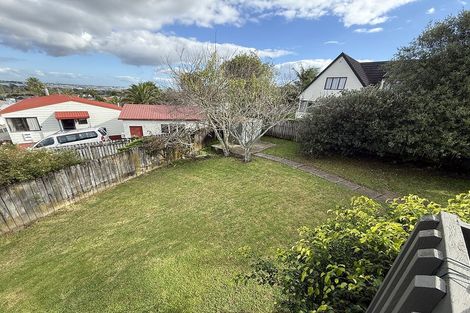 Photo of property in 9 Cambric Place, Botany Downs, Auckland, 2010