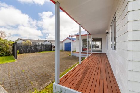 Photo of property in 26 Heta Road, Highlands Park, New Plymouth, 4312