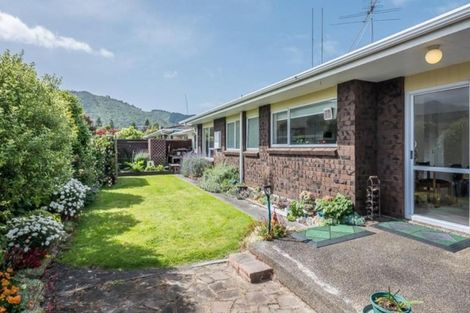 Photo of property in 60 Rewarewa Crescent, Waikanae, 5036