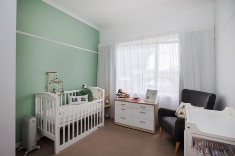 Photo of property in 24 Oxford Street, Hokowhitu, Palmerston North, 4410