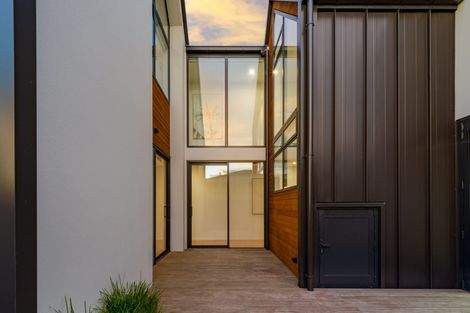Photo of property in 129 Edgeware Road, St Albans, Christchurch, 8014
