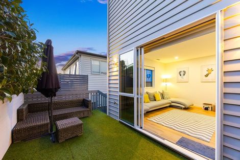 Photo of property in 32 Cavalli Road, Long Bay, Auckland, 0630