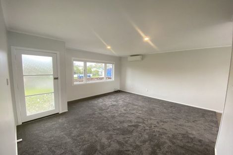 Photo of property in 8 Lendic Avenue, Henderson, Auckland, 0612