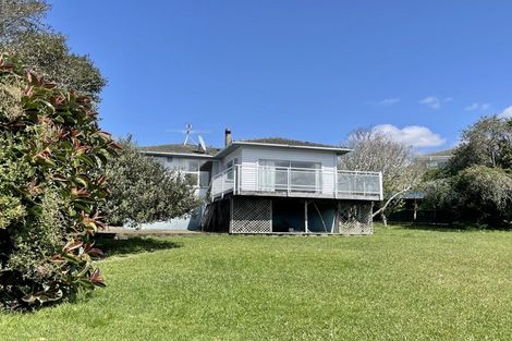 Photo of property in 1 Taha Road, Te Atatu South, Auckland, 0610