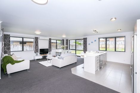 Photo of property in 8 Max Landing, Grandview Heights, Hamilton, 3200