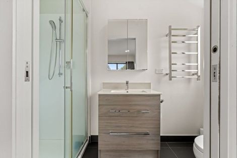 Photo of property in 20 Mcleod Road, Weymouth, Auckland, 2103