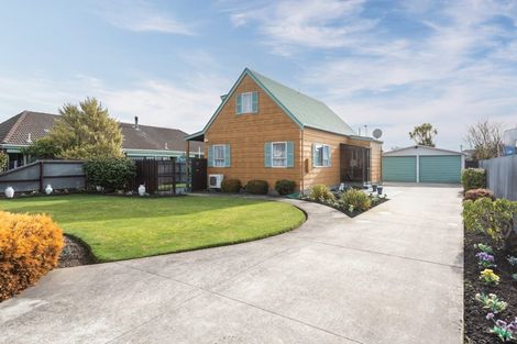 Photo of property in 17 Momorangi Crescent, Redwood, Christchurch, 8051