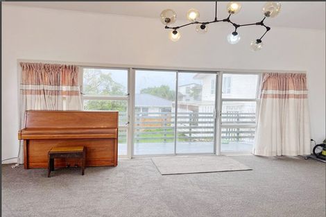 Photo of property in 164 Coronation Road, Hillcrest, Auckland, 0627