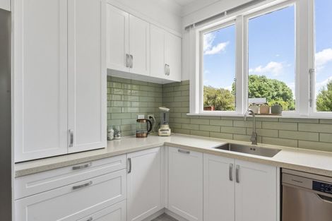 Photo of property in 32 Cambridge Street, Pahiatua, 4910