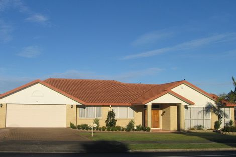 Photo of property in 27 Dannemora Drive, Dannemora, Auckland, 2016