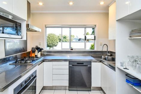 Photo of property in 6 Oakland Avenue, Papatoetoe, Auckland, 2025