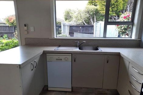 Photo of property in 2/38 Delaware Crescent, Russley, Christchurch, 8042