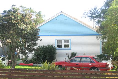 Photo of property in 10 Dorset Grove, Cannons Creek, Porirua, 5024