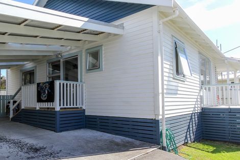 Photo of property in 14 Calvert Road, Moturoa, New Plymouth, 4310