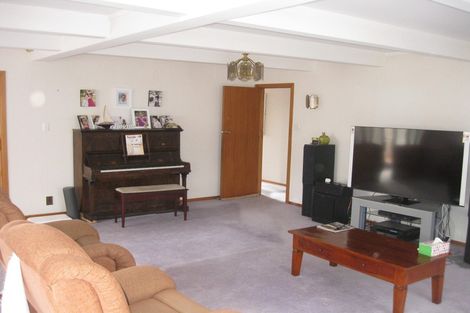 Photo of property in 28 Maple Grove, Kingston, Wellington, 6021