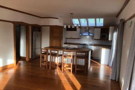 Photo of property in 18 Raroa Road, Kelburn, Wellington, 6012