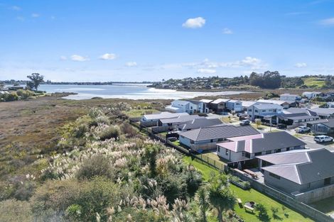Photo of property in 11 Hinaki Street, Poike, Tauranga, 3112
