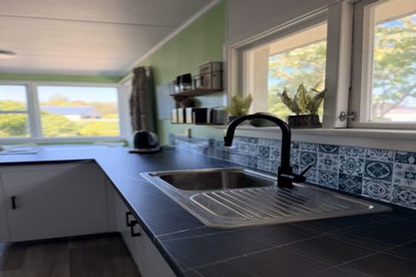 Photo of property in 25 Cumnock Street, Wallacetown, 9816