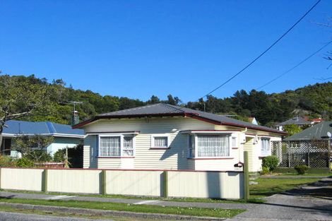 Photo of property in 54 Marlborough Street, Greymouth, 7805