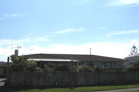 Photo of property in 6 Ashton Terrace, Castlecliff, Whanganui, 4501