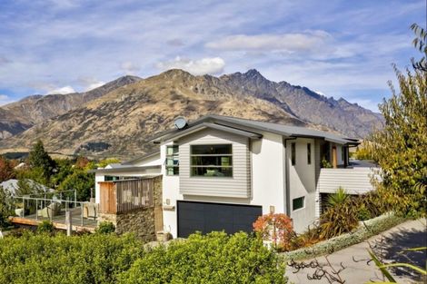 Photo of property in 2 Lindmore Lane, Lower Shotover, Queenstown, 9371