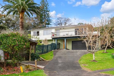 Photo of property in 15 Robbies Road, Shelly Park, Auckland, 2014