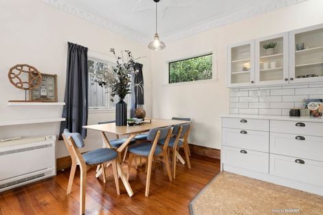 Photo of property in 54 Moana Road, Kelburn, Wellington, 6012