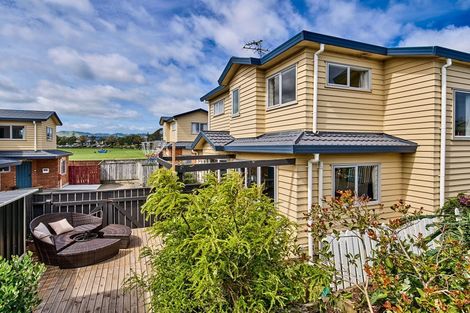Photo of property in 10 Pohutukawa Grove, Titahi Bay, Porirua, 5022