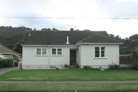 Photo of property in 11 Reynolds Street, Taita, Lower Hutt, 5011