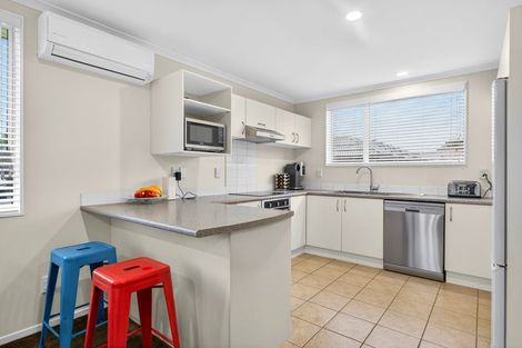 Photo of property in 31 Magnolia Drive, Waiuku, 2123