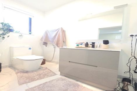 Photo of property in 14a Riserra Drive, Ranui, Auckland, 0612