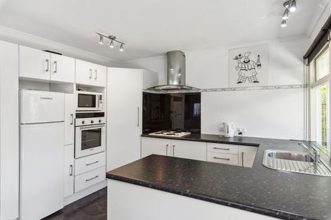 Photo of property in 35 Gray Avenue, Paraparaumu Beach, Paraparaumu, 5032