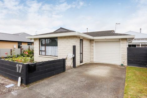 Photo of property in 17 Thomson Street, West End, Palmerston North, 4412