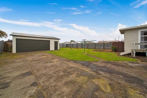 Photo of property in 8 Bone Crescent, Hawera, 4610